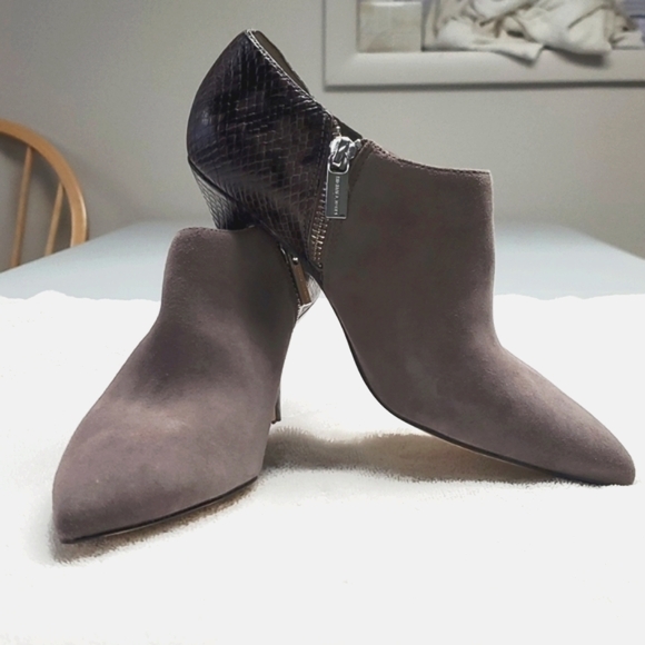NWOT Michael Kors Bootie, 3.25" heel, size 6 - Picture 5 of 6